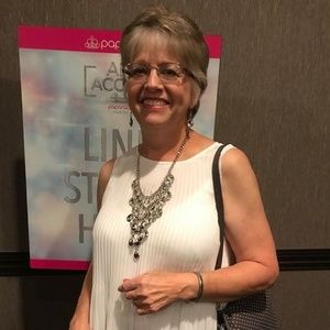 Meet your Posher, Annette